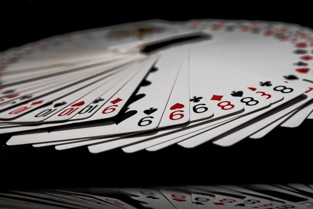 Finn ditt favorittspill på et nettkasino: En veiledning til populære og gode casinokortspill